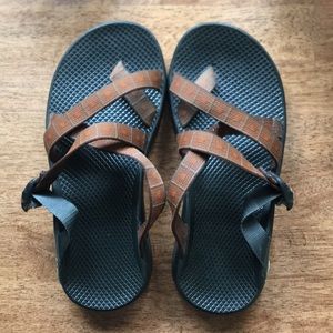 EUC Men’s size 8 Chacos